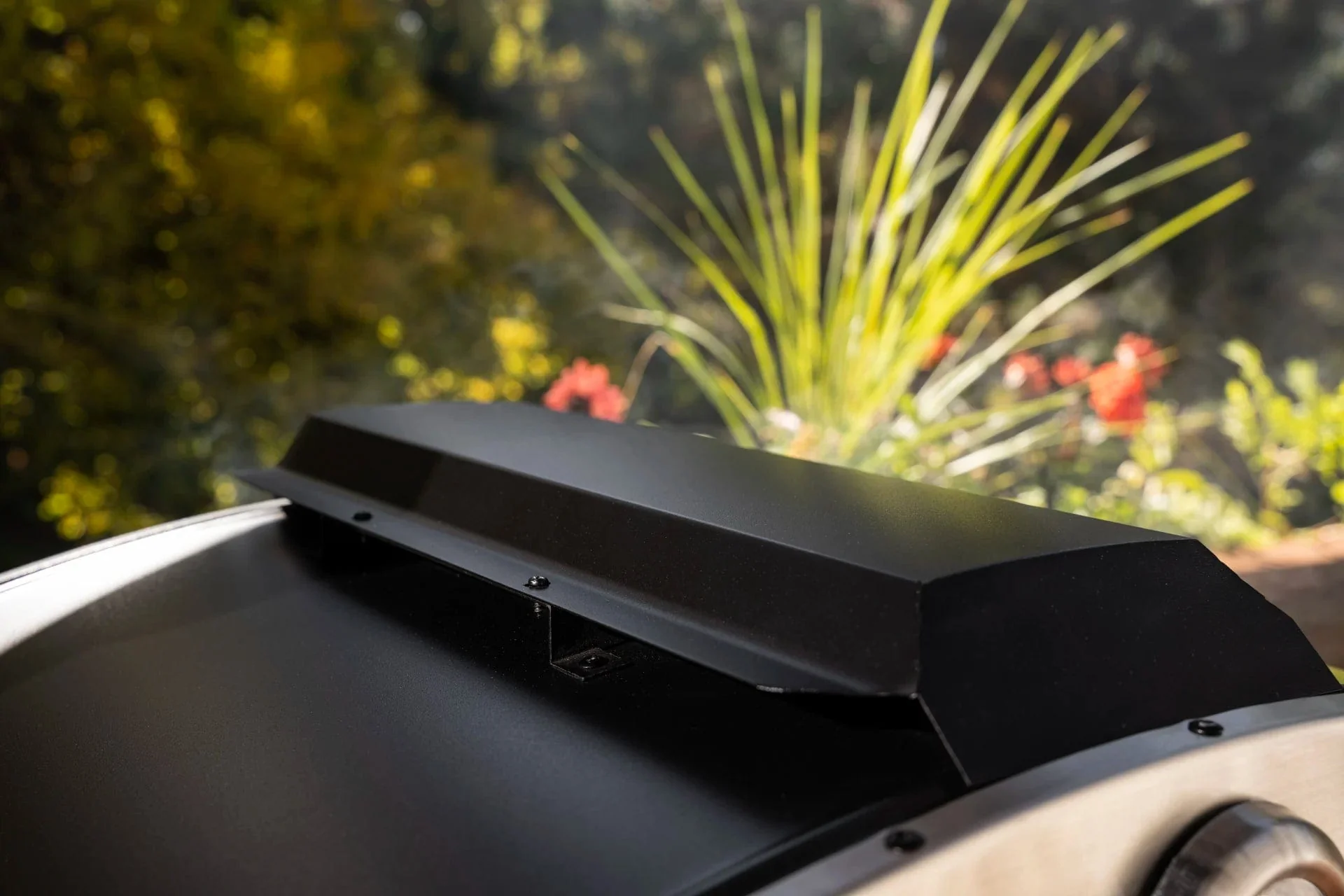 Blackstone Griddle Essentials Portable Pizza Oven (w/ Pizza Peel & Cutter) - Image 3