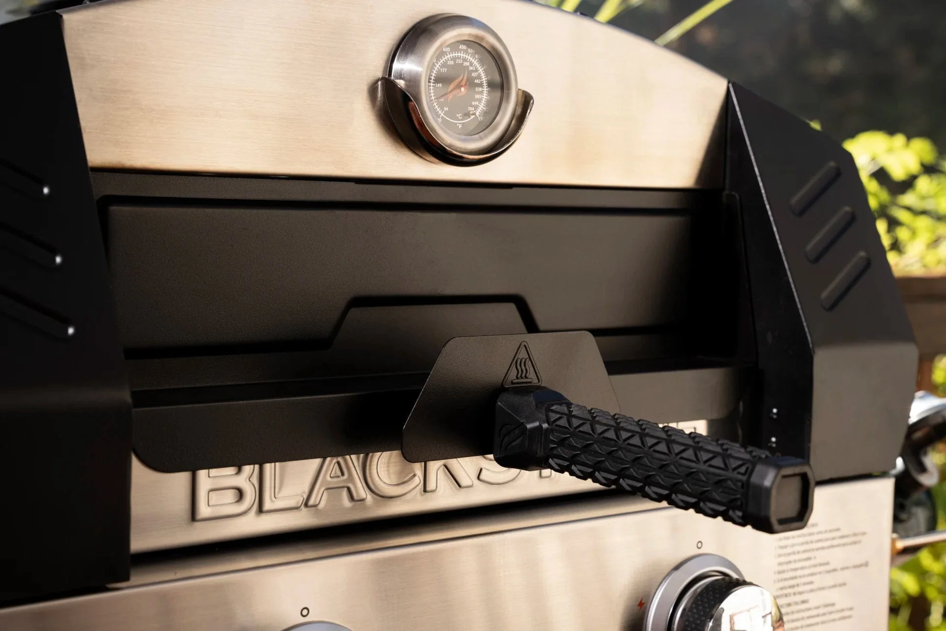Blackstone Griddle Essentials Portable Pizza Oven (w/ Pizza Peel & Cutter) - Image 6
