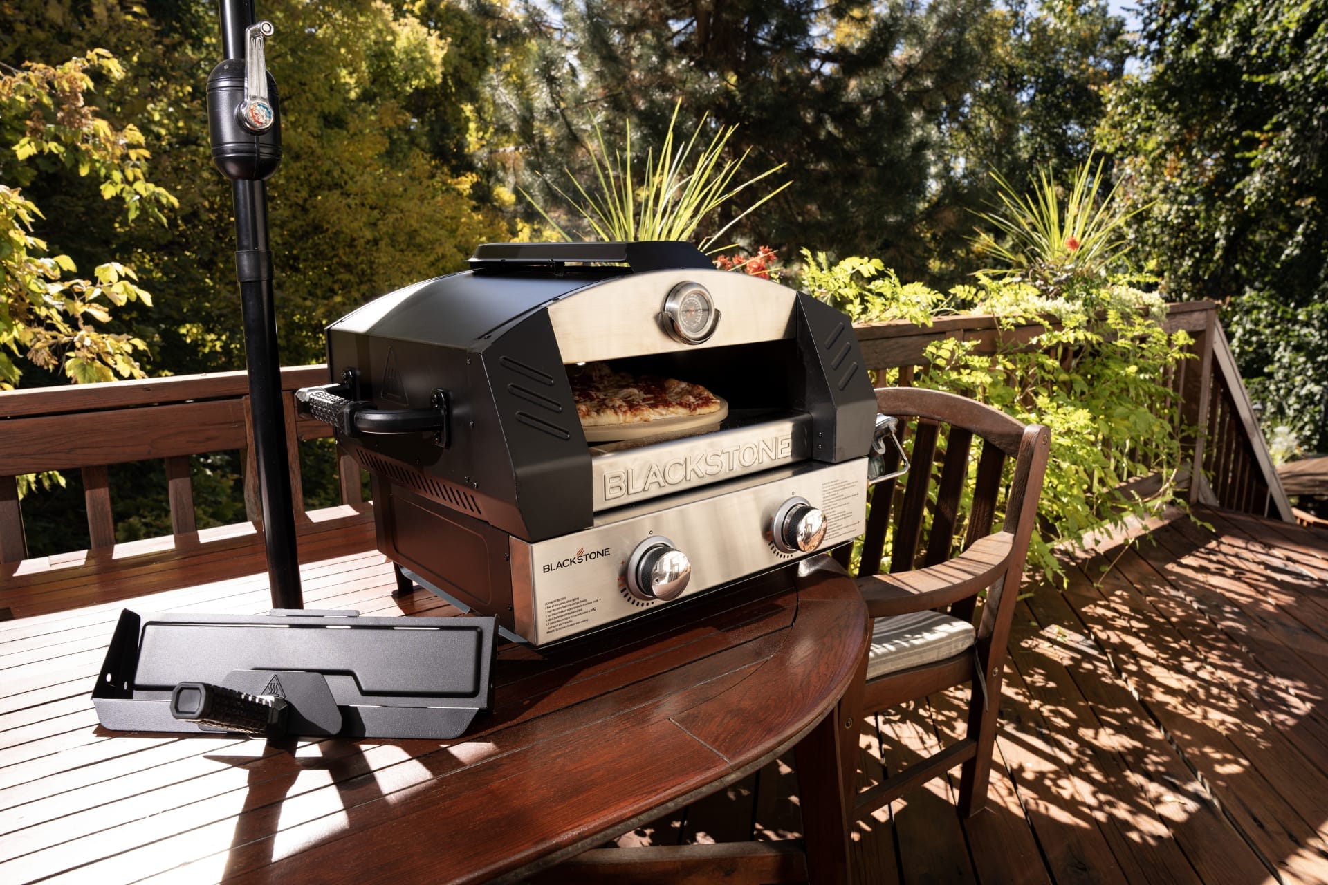 Blackstone Griddle Essentials Portable Pizza Oven (w/ Pizza Peel & Cutter) - Image 8