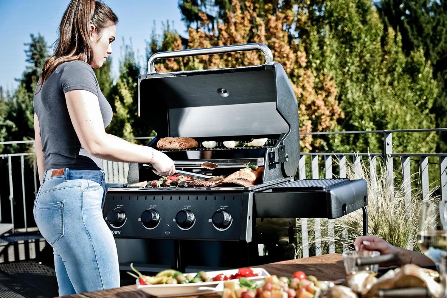 Broil King Crown 420 Shadow Gas Grill - Image 6