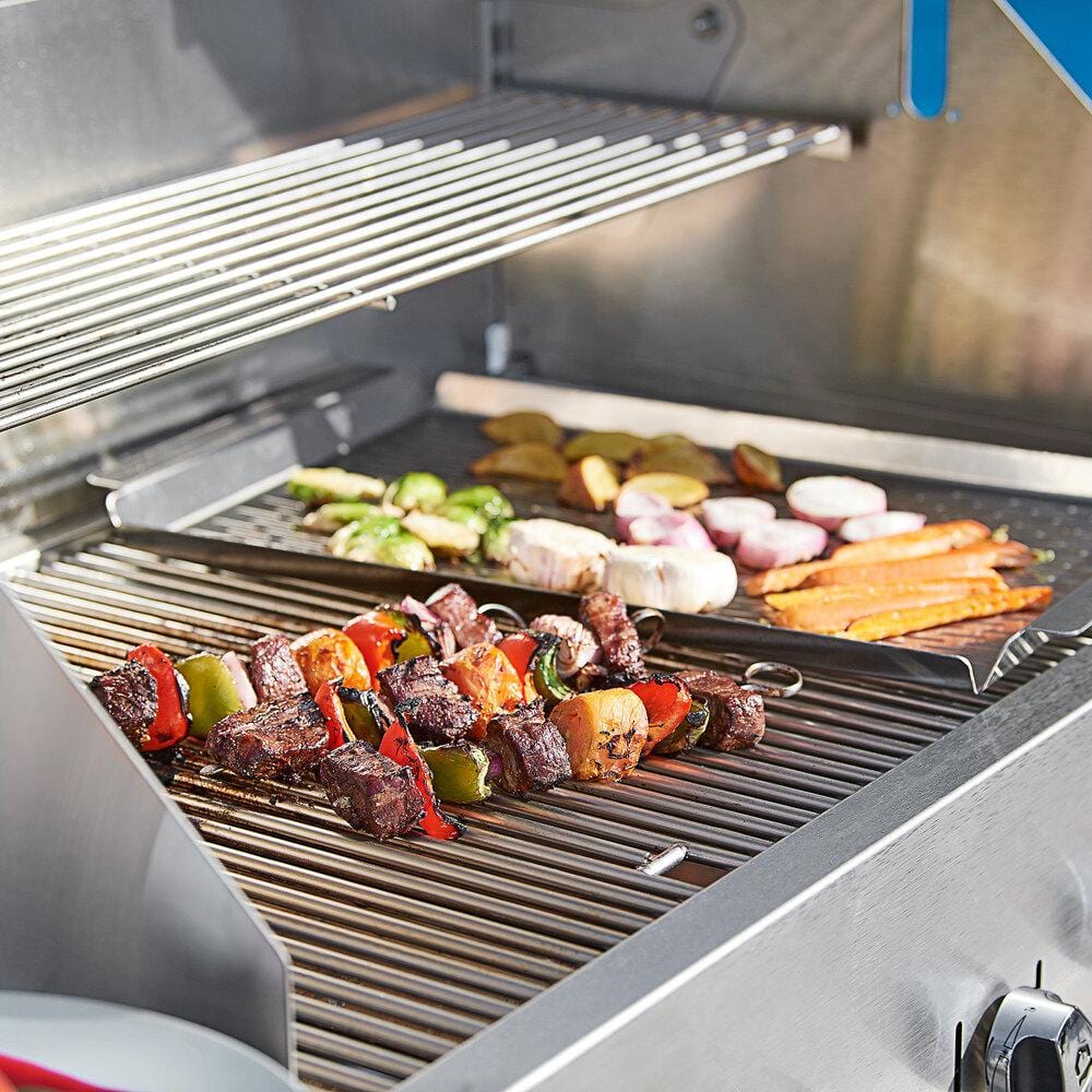 Crown Verity 72" Mobile Grill Single Inlet 50-100 lb. Tank Capacity & Wind Guard Package - Image 3
