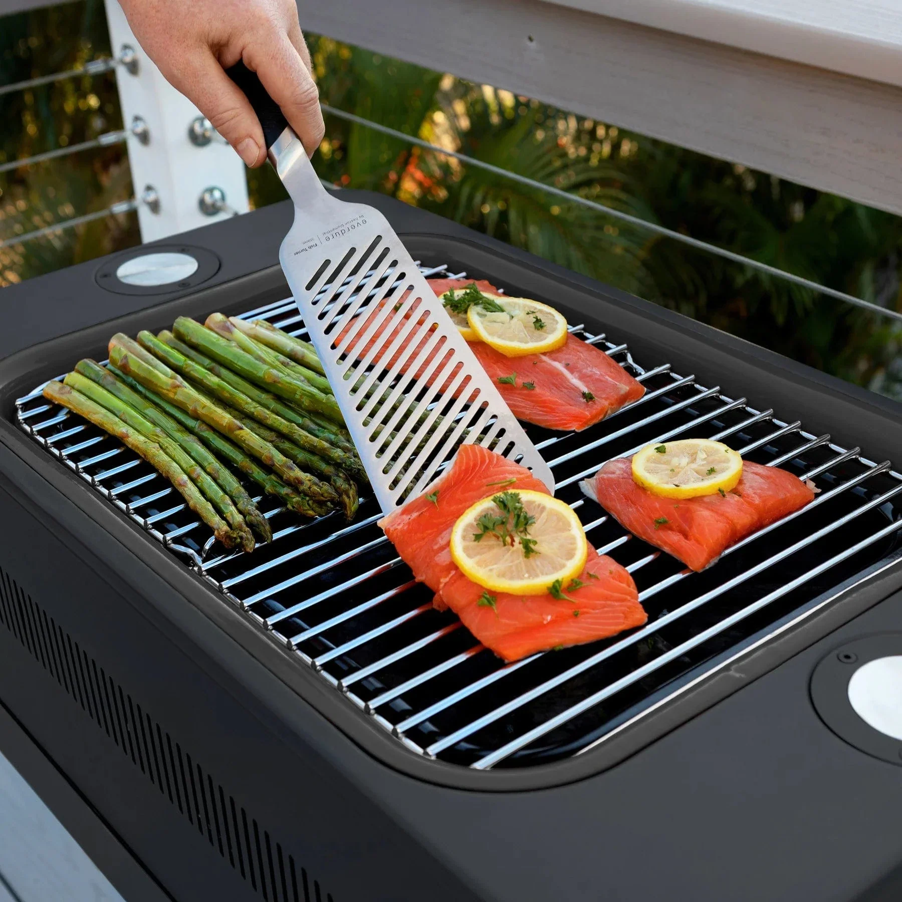 Everdure FUSION Charcoal Grill - Image 9