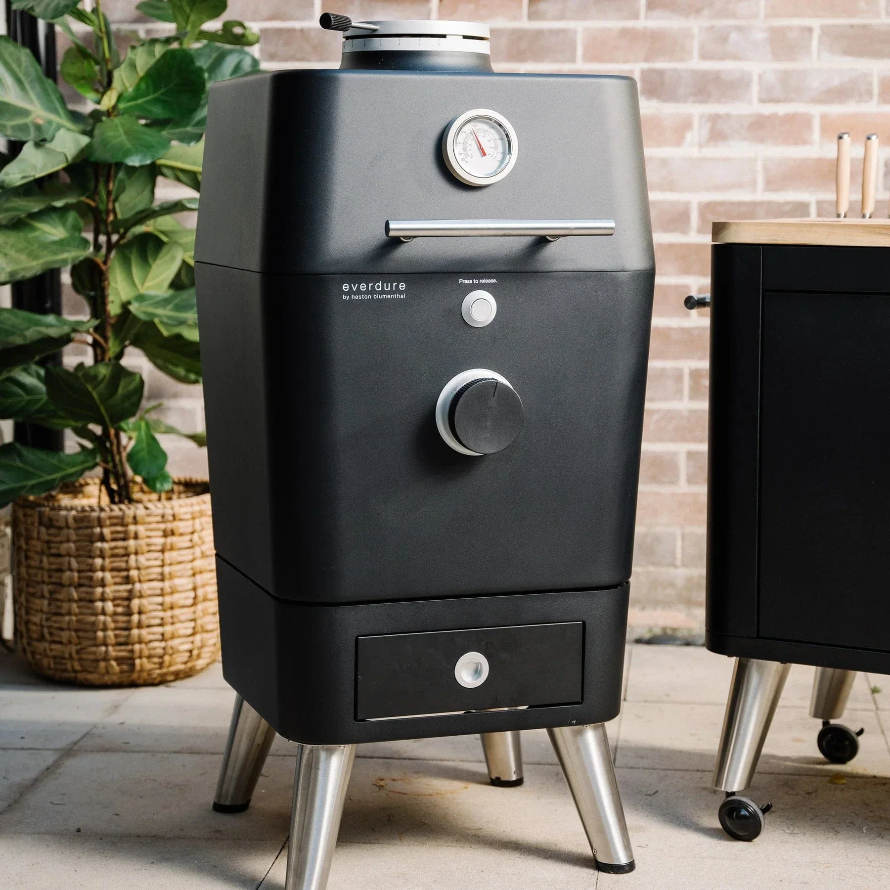 Everdure K1 Charcoal Kamado Grill - Image 12