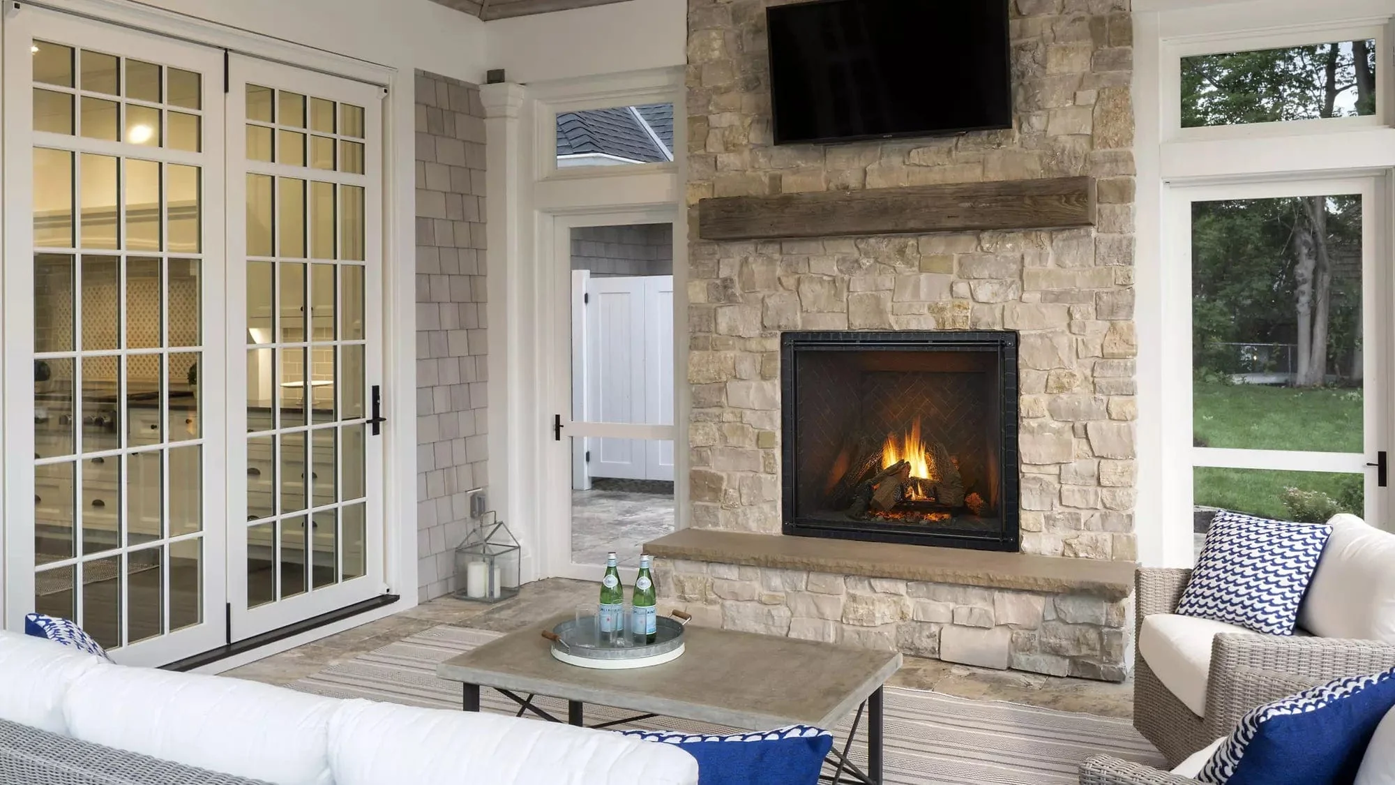 Heat & Glo True 42" Indoor Gas Fireplace (Stratford Refractory) - Image 4