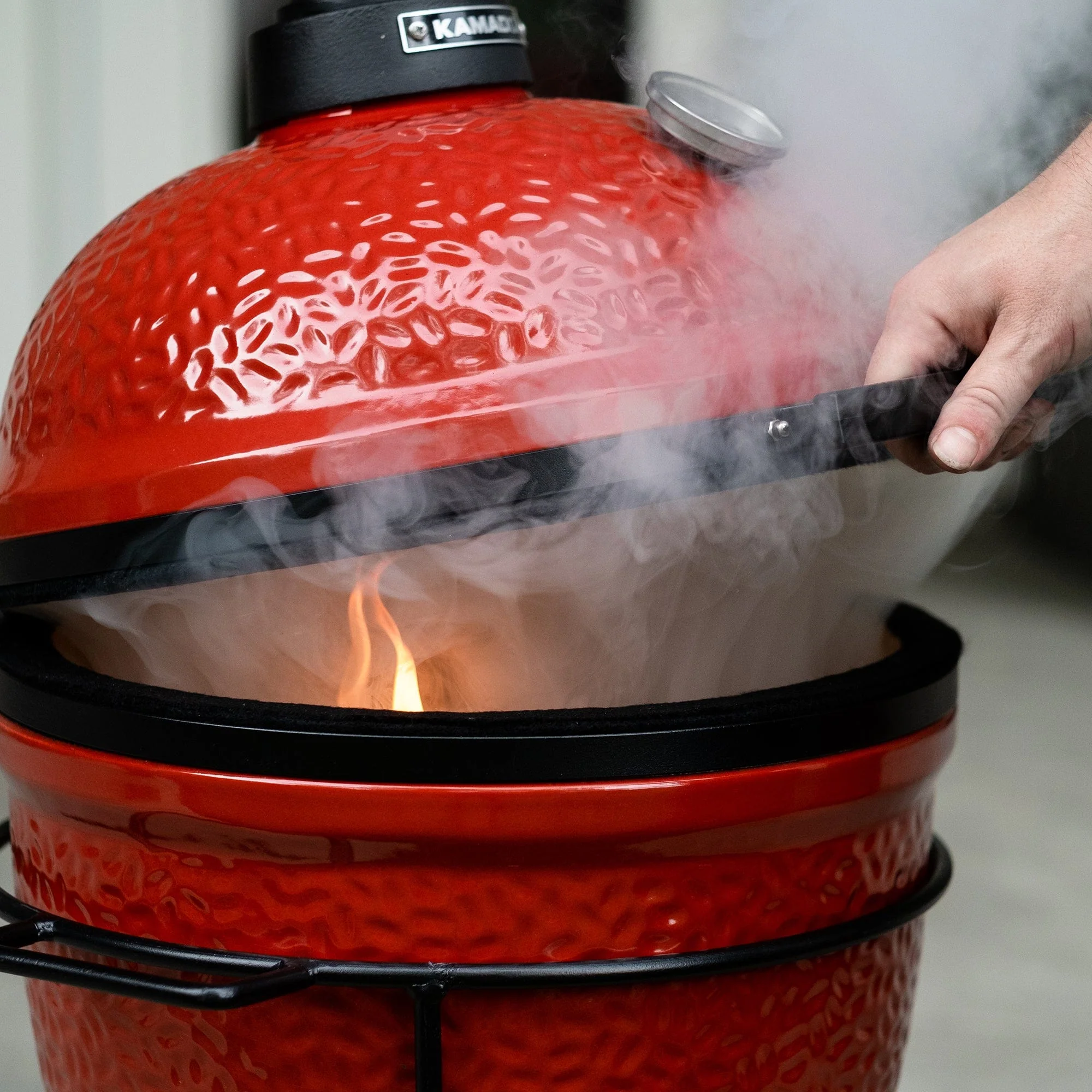Kamado Joe - Joe Jr. Red with Stand, Heat Deflector & Tools - Image 4
