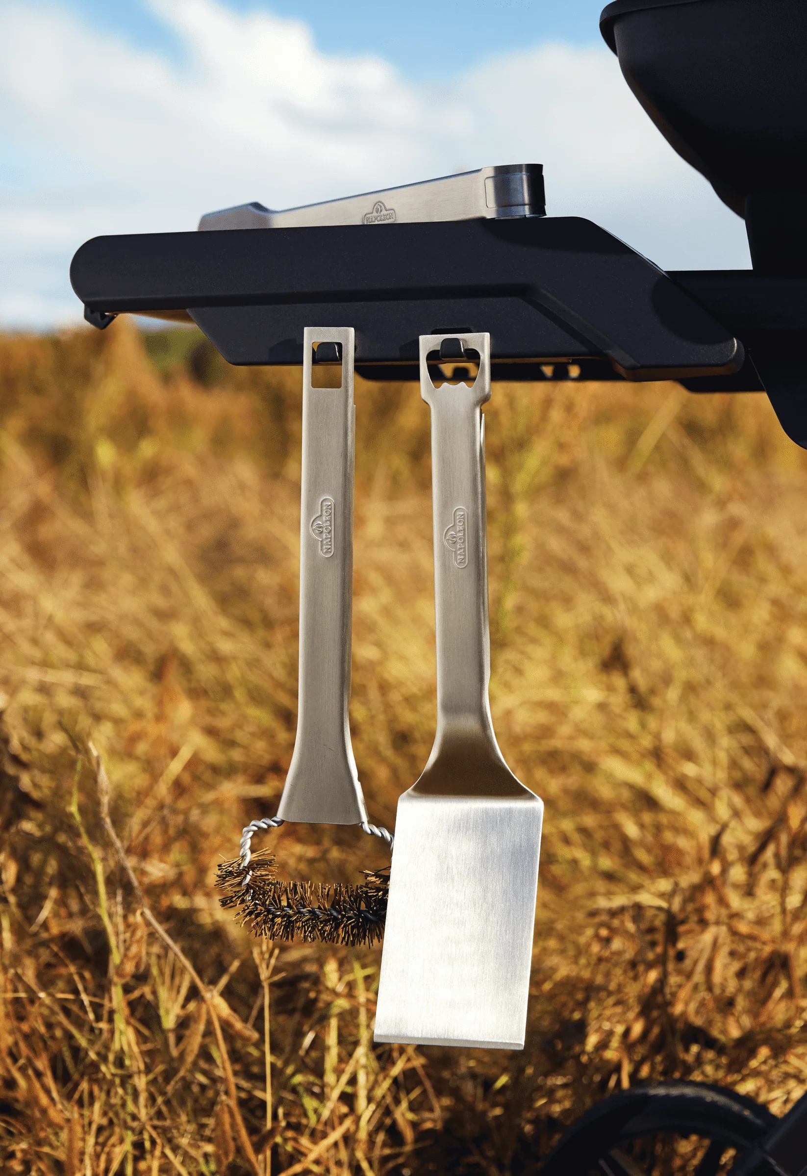 Napoleon PHANTOM TravelQ PRO 285 Portable Gas Grill + Scissor Cart (Propane) - PRO285X-MK-PHM - Image 7