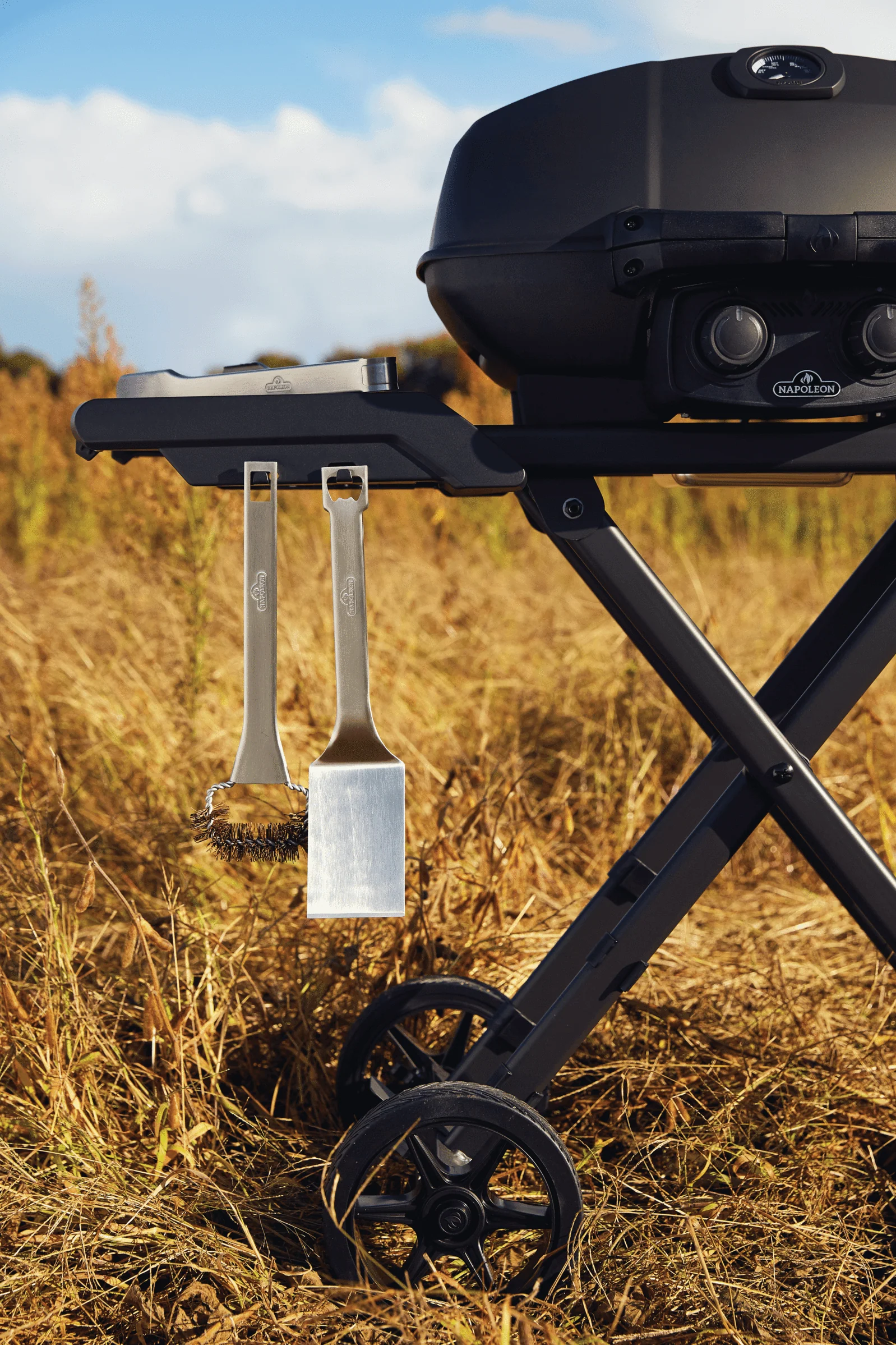 Napoleon PHANTOM TravelQ PRO 285 Portable Gas Grill + Scissor Cart (Propane) - PRO285X-MK-PHM - Image 8