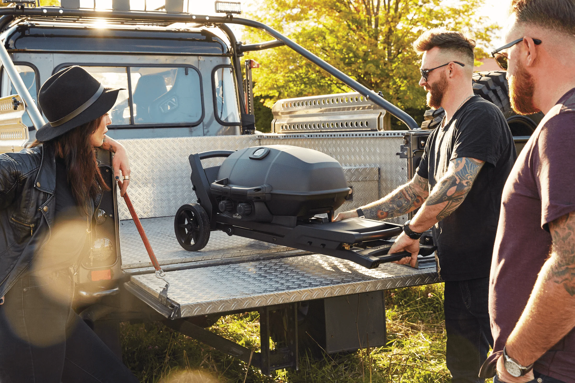 Napoleon PHANTOM TravelQ PRO 285 Portable Gas Grill + Scissor Cart (Propane) - PRO285X-MK-PHM - Image 9