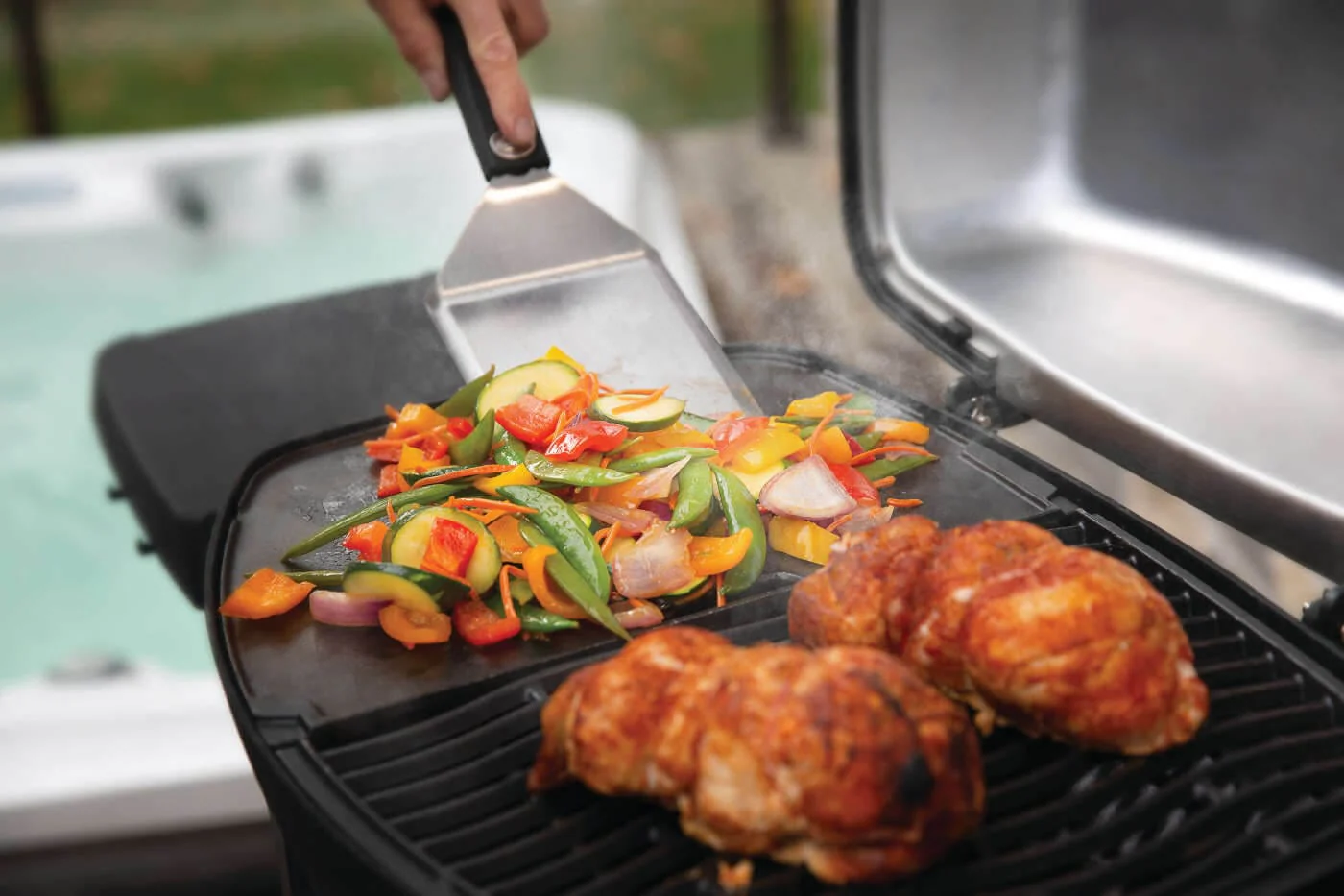 Napoleon TravelQ PRO285E Portable Electric Grill - Image 9