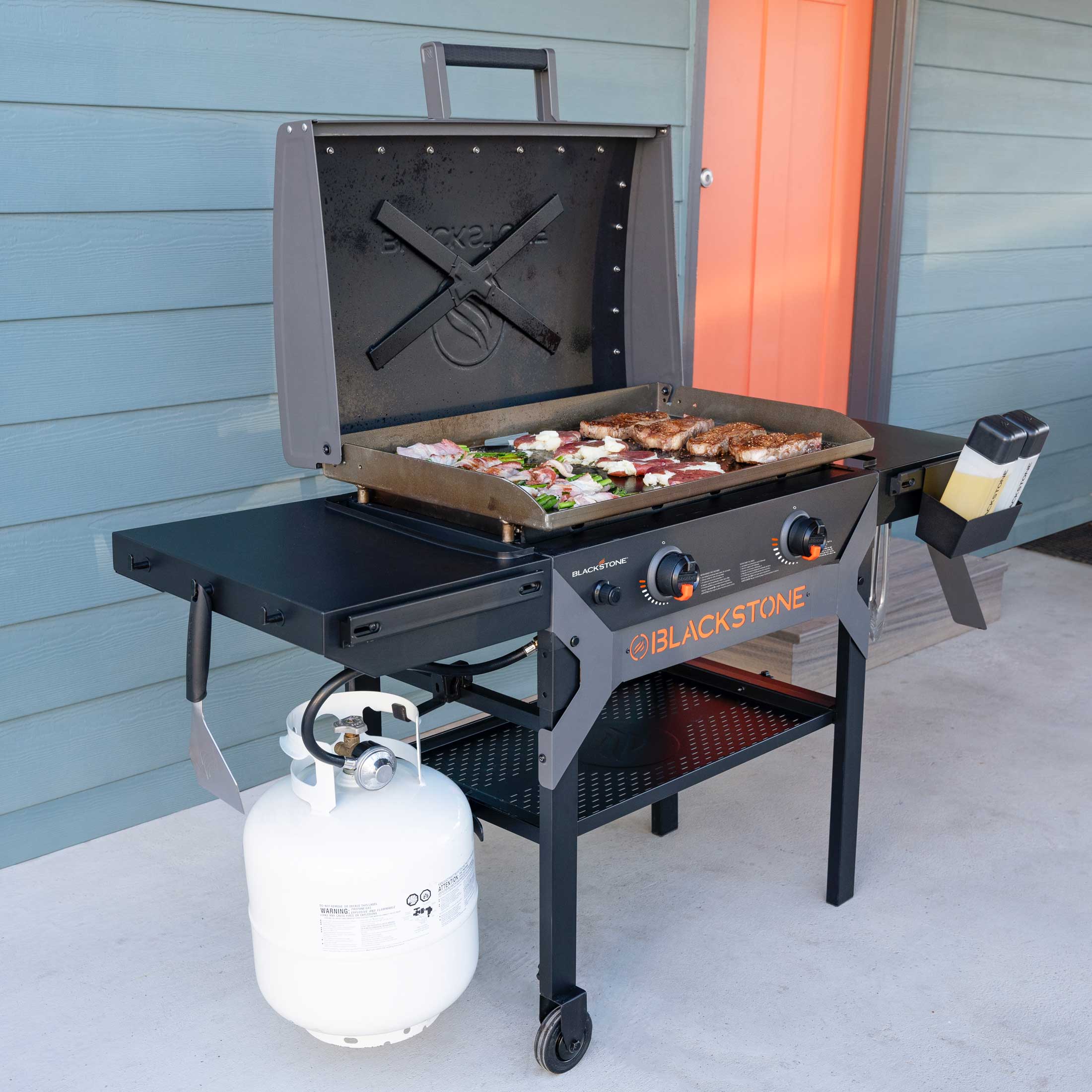 Blackstone Iron Forged 28" Omnivore Griddle with Hood - Image 4