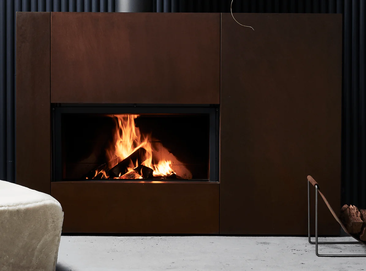 Stûv 21-Clad Wood-Burning Fireplace (21.2-105 SF2 Right Asymmetrical)