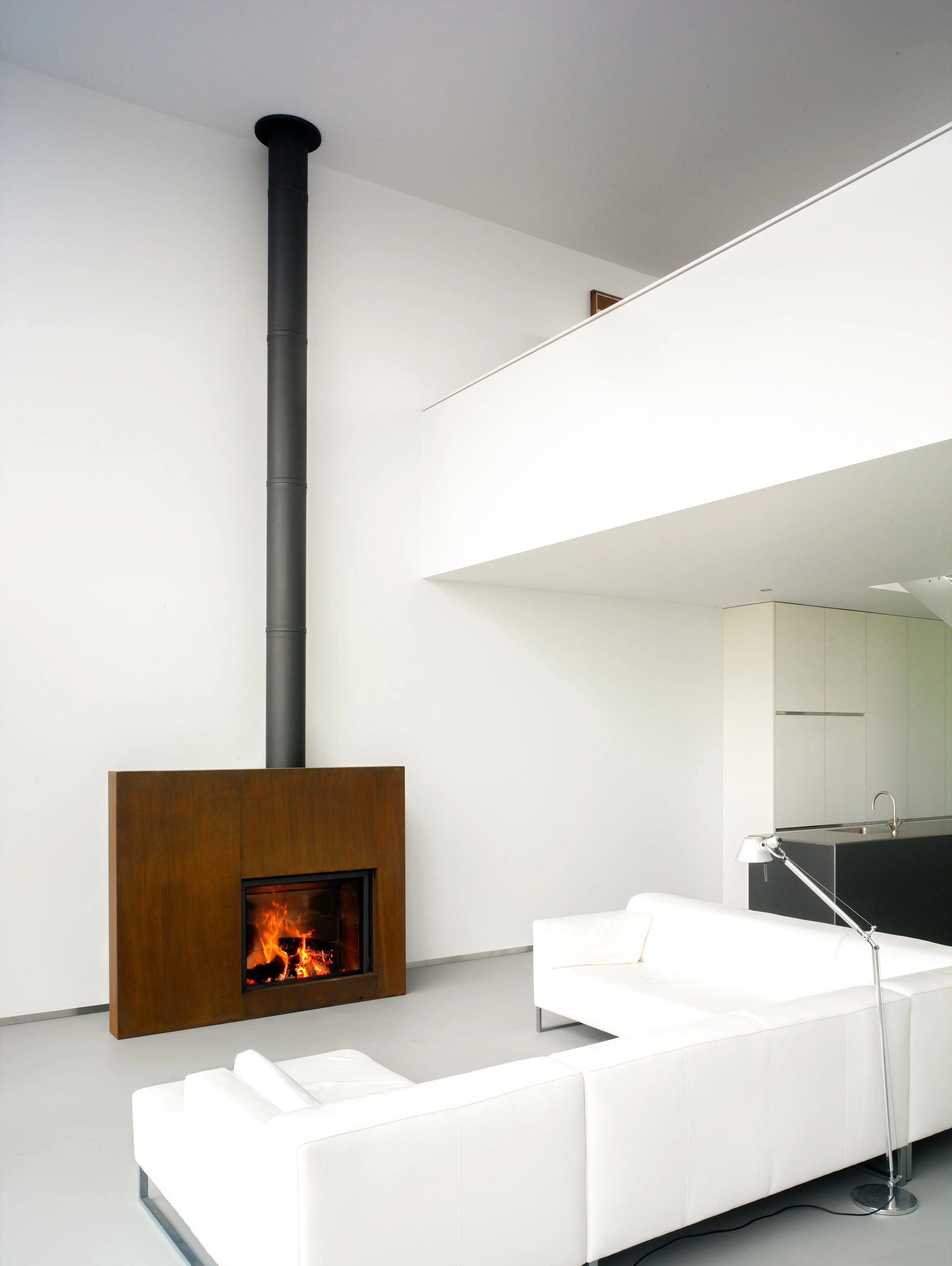 Stûv 21-Clad Wood-Burning Fireplace (21.2-95 SF2 Left Asymmetrical) - Image 4
