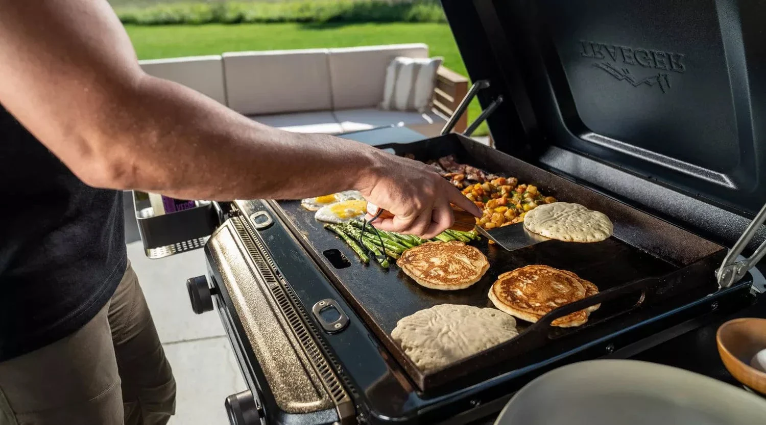 Traeger Flatrock 2 Zone Griddle - Image 8
