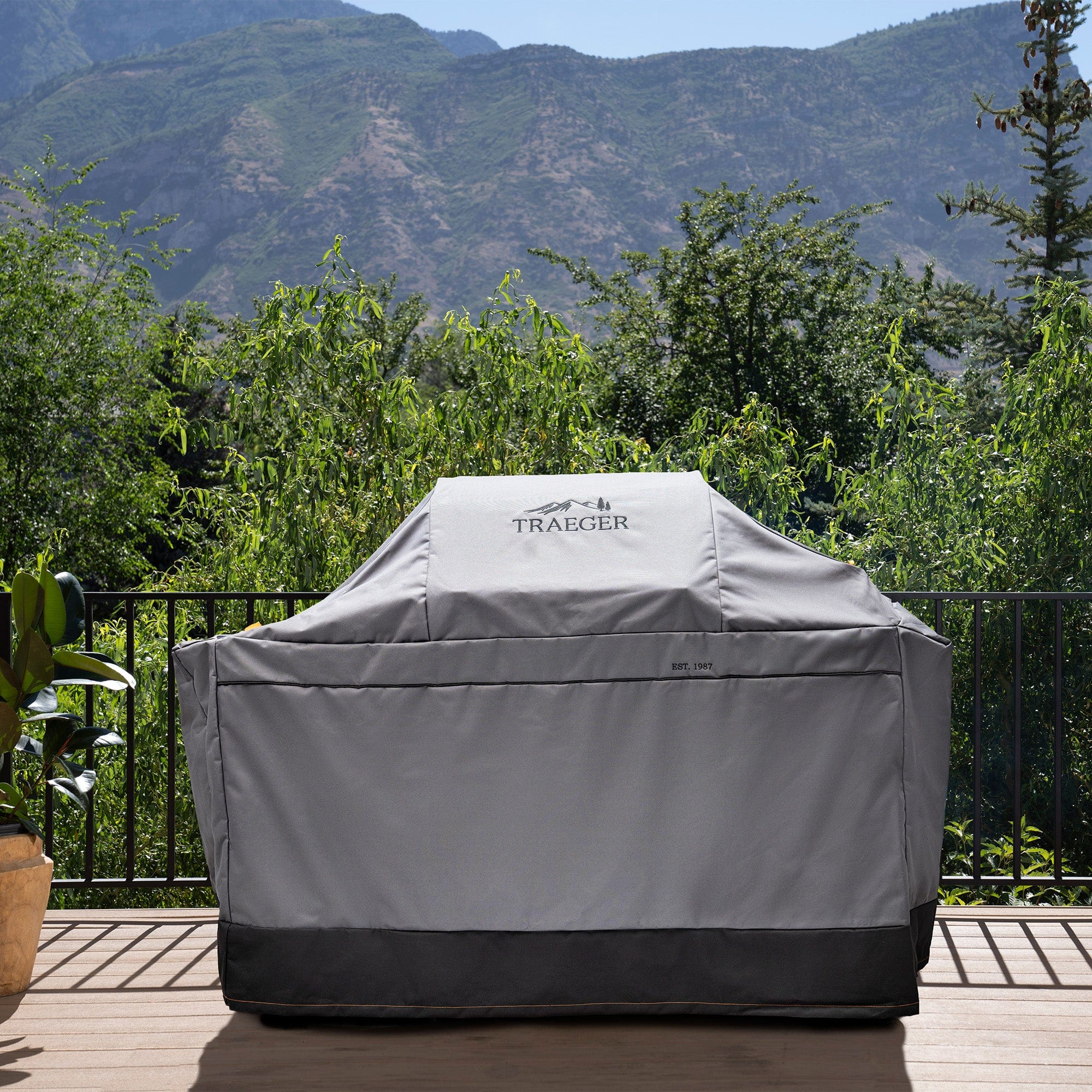 Traeger Ironwood Full-Length Grill Cover - BAC690 - Image 3
