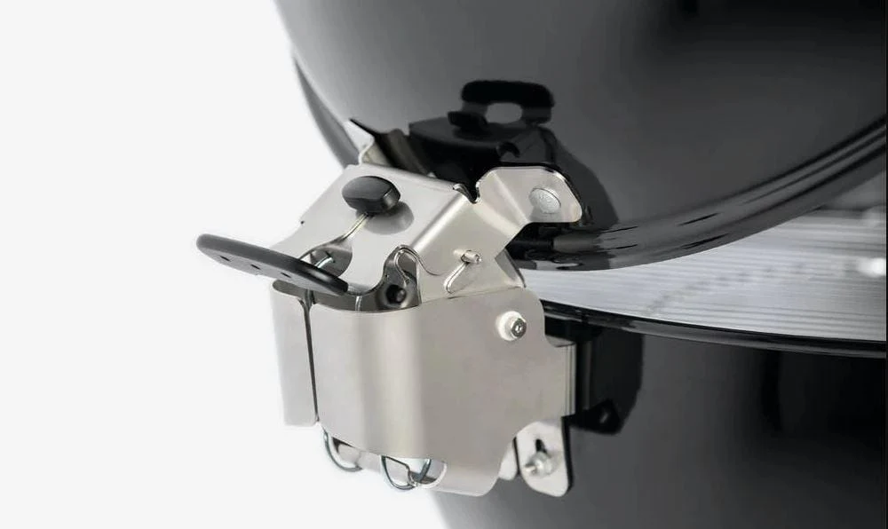 Weber Premium Master-Touch 22" Charcoal Kettle Grill - Image 4