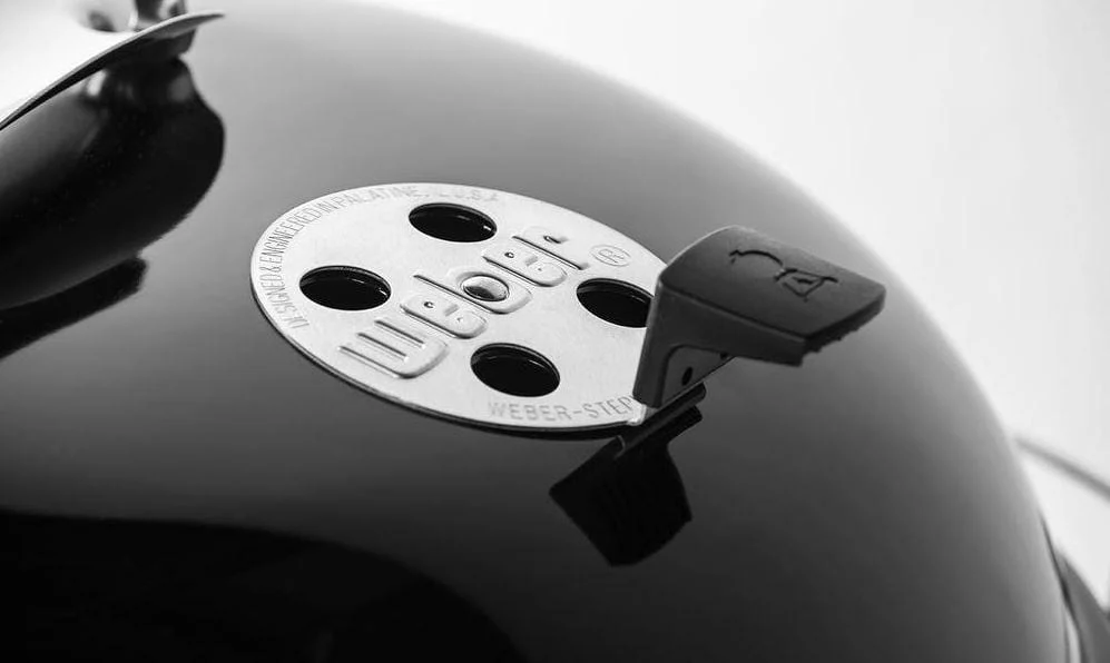 Weber Premium Master-Touch 22" Charcoal Kettle Grill - Image 8