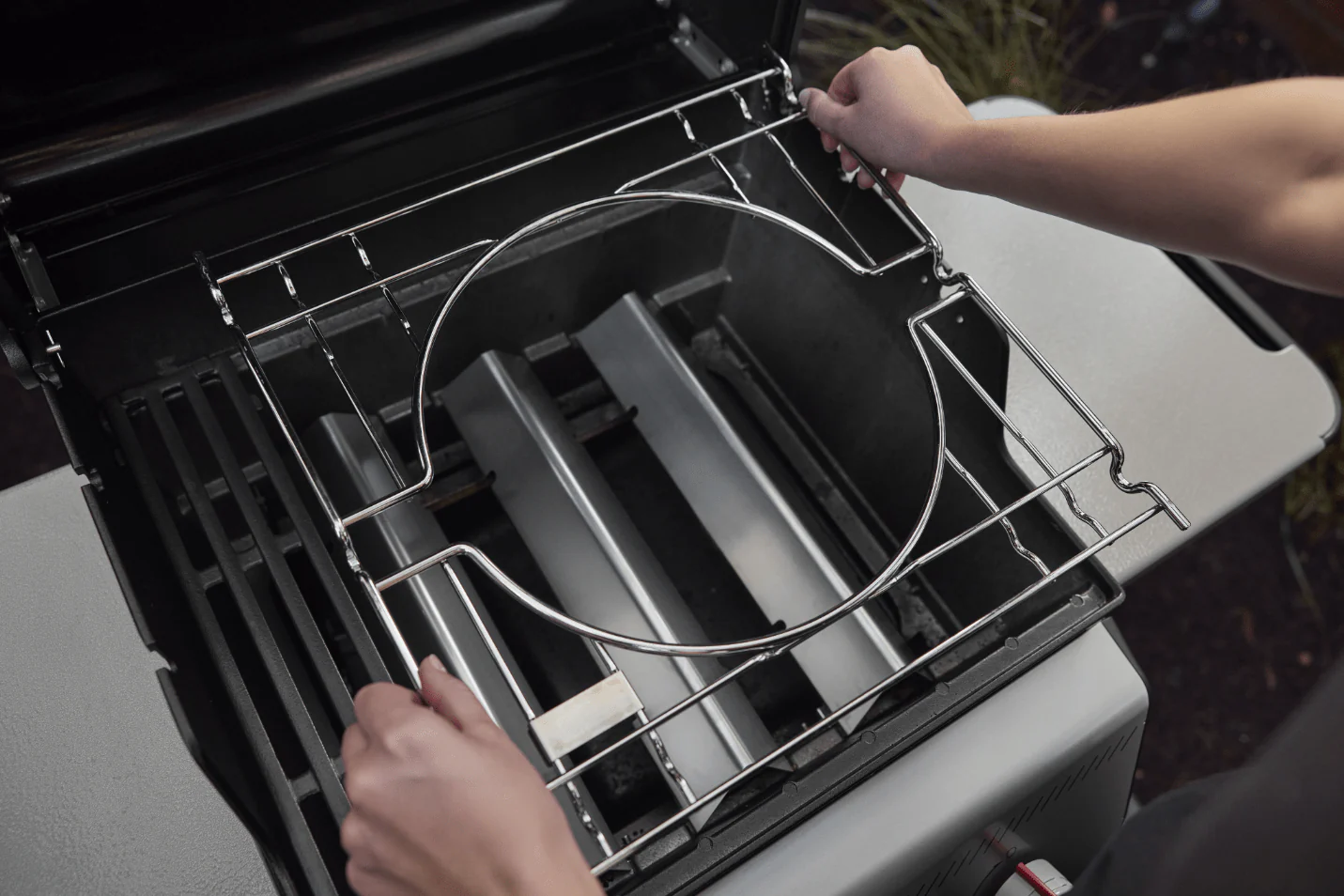 Weber Spirit Stealth EP-425 Gas Grill - Image 9
